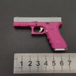 Mini-Guns-Glock-G17-Pink-Silver-Key-Chain-1-2